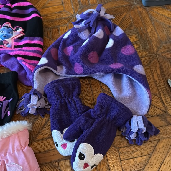 Little girls winter hat and gloves lot - Picture 4 of 15